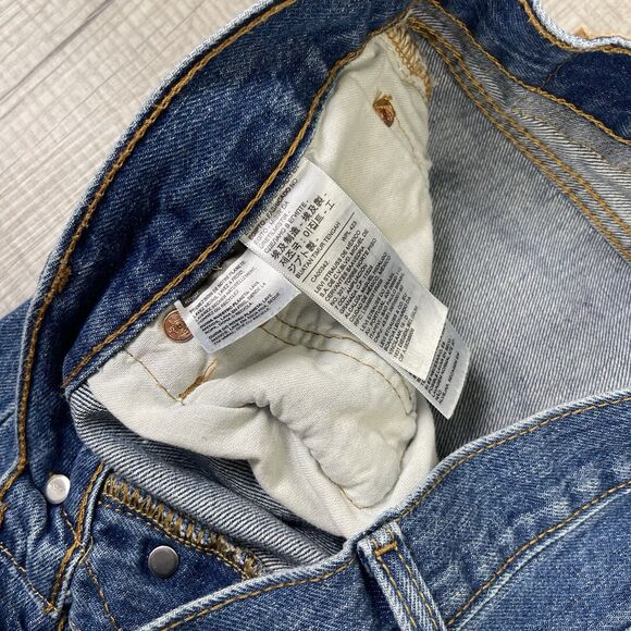 Levis 501 Jeans Mens 33x32 Blue Dark Wash Straight Leg Button Fly Modern I - Picture 6 of 13